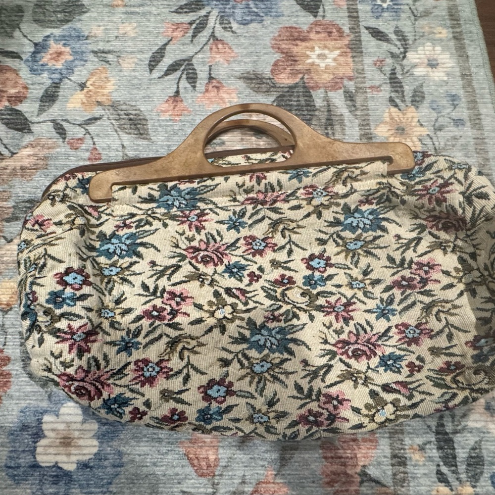 Vintage Floral Tapestry Women's Bag with Wooden Handles